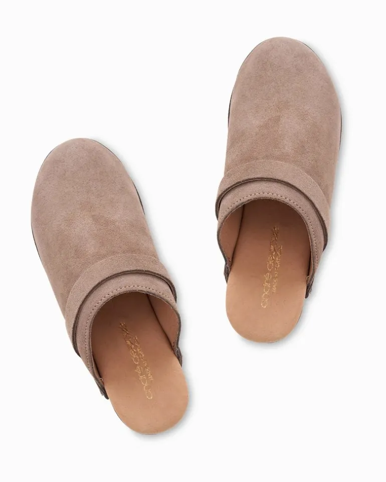 Outlet Tommy Bahama André Assous Olivia Suede Featherweights™ Clogs Desert Taupe