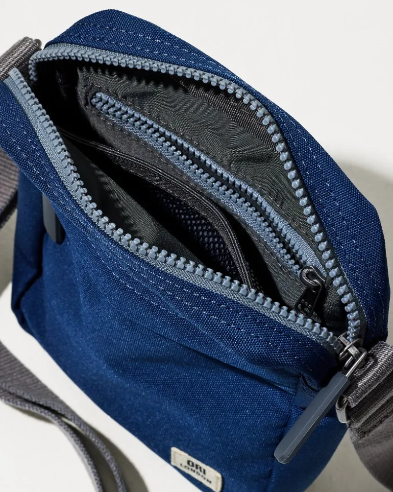 Store Tommy Bahama Bond Canvas Crossbody Deep Blue